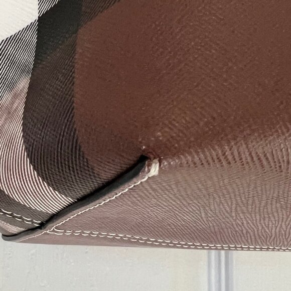 ***SALE*** BURBERRY Check E-Canvas Tote Bag - EXCELLENT USED CONDITION - Picture 12 of 12